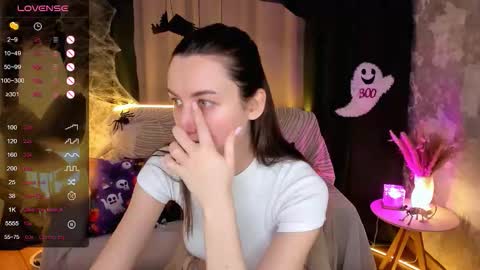 Anna online show from 10-30-25, 02:13