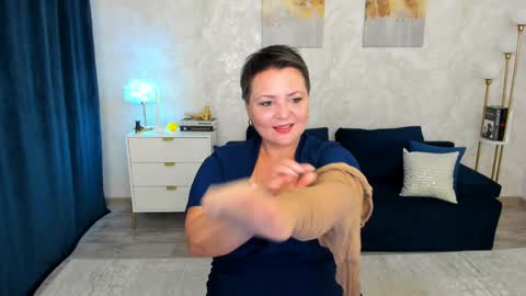 annacorlane online show from 05-18-26, 04:07