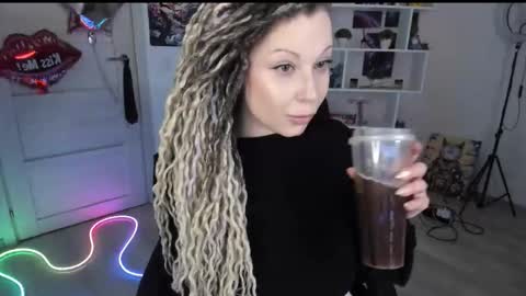 Snapshot of annanebula chatting on 03-12-26, 01:23 Anna online show from 03-12-26, 01:23