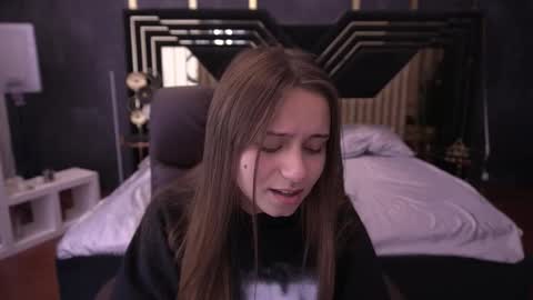 Snapshot of annapearlll chatting on 10-15-25, 08:20 Anna online show from 10-15-25, 08:20