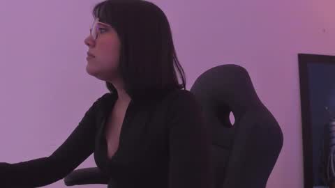 Annara Lein online show from 11-28-25, 03:42