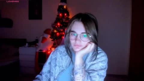 AnnaRoading online show from 12-30-24, 07:32
