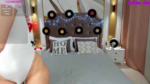 Snapshot of annasimonsj chatting on 03-06-25, 12:10 Anna online show from 03-06-25, 12:10