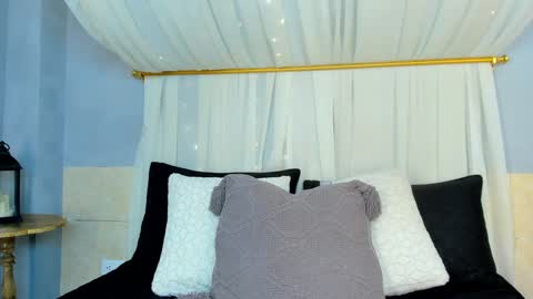 Snapshot of annavictoria__ chatting on 01-11-25, 01:27 Anna Victoria online show from 01-11-25, 01:27