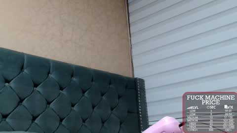       online show from 10-28-25, 02:04