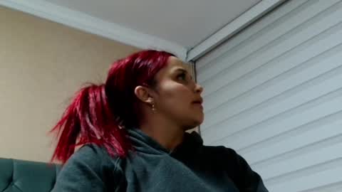       online show from 02-01-26, 01:37