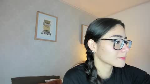 Annie online show from 07-10-26, 03:44