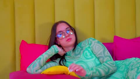 Anne online show from 10-22-25, 06:57