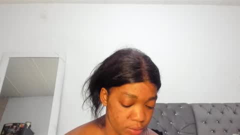 Snapshot of annebullocks chatting on 10-08-25, 09:07 Annie online show from 10-08-25, 09:07