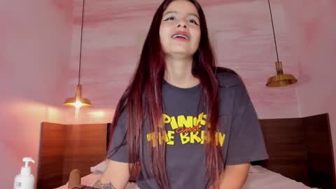 Snapshot of annedixie chatting on 02-06-25, 02:37 Anne online show from 02-06-25, 02:37