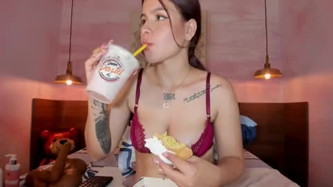 Snapshot of annedixie chatting on 02-20-25, 12:25 Anne online show from 02-20-25, 12:25