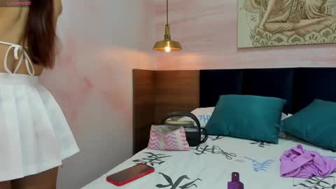 Snapshot of annedixie chatting on 03-09-25, 03:22 Anne online show from 03-09-25, 03:22