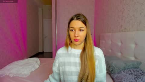 Snapshot of annee_morris chatting on 01-20-25, 01:18 Anne online show from 01-20-25, 01:18