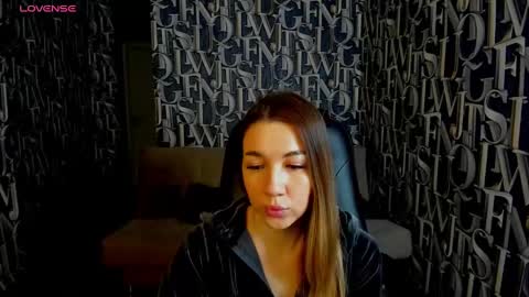 Snapshot of annee_morris chatting on 01-27-25, 01:16 Anne online show from 01-27-25, 01:16