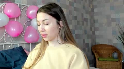 Snapshot of annee_morris chatting on 02-15-25, 01:10 Anne online show from 02-15-25, 01:10