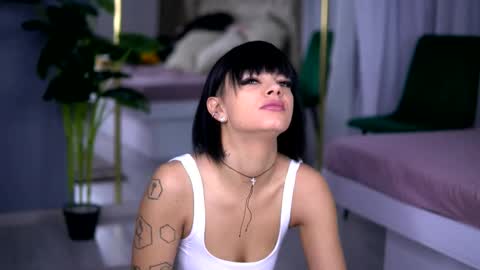 Snapshot of annefaris chatting on 01-13-26, 05:24 Anne online show from 01-13-26, 05:24