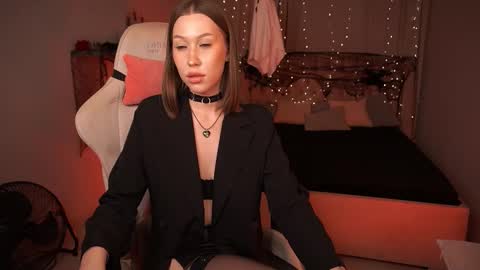  Anna  online show from 10-23-25, 06:02