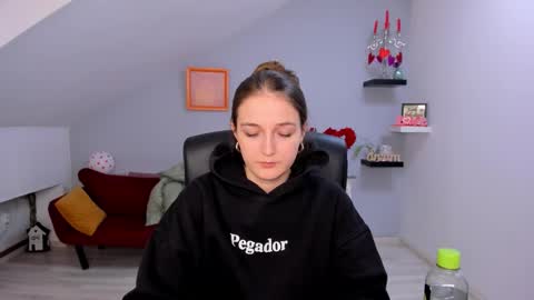 annewilsonn online show from 02-12-26, 02:12