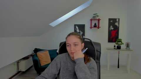 annewilsonn online show from 05-04-26, 05:36