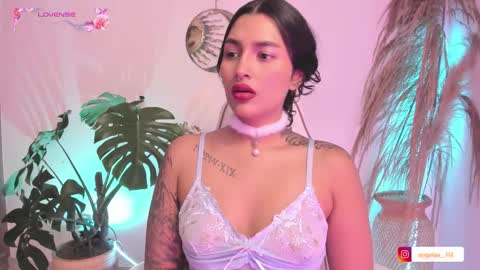 Snapshot of anngel_1 chatting on 09-20-25, 04:19 Angel online show from 09-20-25, 04:19