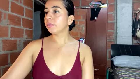 Snapshot of anngela01 chatting on 09-22-25, 09:39 anngela online show from 09-22-25, 09:39