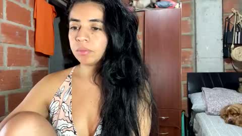 Snapshot of anngela01 chatting on 09-29-25, 11:09 anngela online show from 09-29-25, 11:09