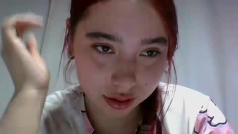 Snapshot of anni000__ chatting on 07-11-26, 12:13 anni000__ online show from 07-11-26, 12:13