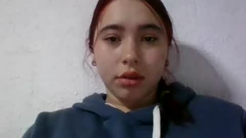 Snapshot of anni000__ chatting on 07-12-26, 11:23 anni000__ online show from 07-12-26, 11:23
