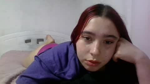 Snapshot of anni000__ chatting on 07-18-26, 12:37 anni000__ online show from 07-18-26, 12:37