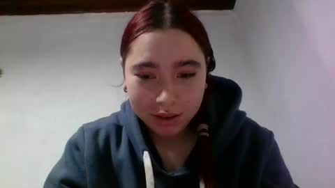 Snapshot of anni000__ chatting on 07-18-26, 12:42 anni000__ online show from 07-18-26, 12:42