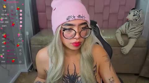 Anni acker b online show from 11-26-25, 03:18