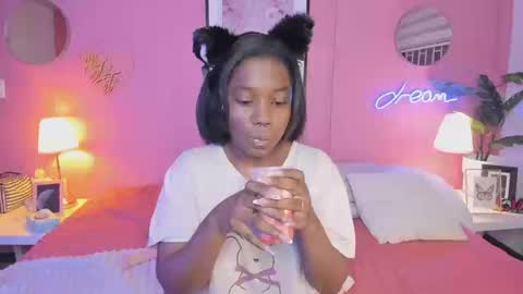 Snapshot of annia_dh chatting on 09-22-25, 08:44 annia online show from 09-22-25, 08:44