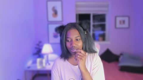 Snapshot of annia_dh chatting on 09-24-25, 04:05 annia online show from 09-24-25, 04:05