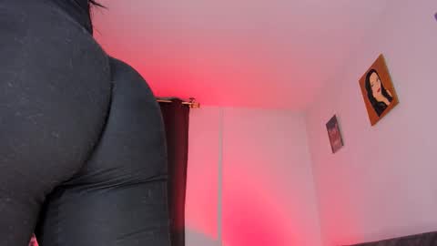 Snapshot of annibigass4daddy chatting on 02-03-26, 02:53 Creamy online show from 02-03-26, 02:53