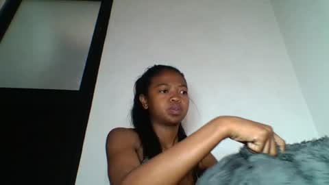 Snapshot of annica86 chatting on 06-12-26, 06:56 annica86 online show from 06-12-26, 06:56