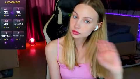 Annie online show from 09-25-25, 07:34