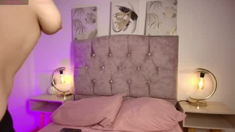 Snapshot of annie_bonnie_ chatting on 06-03-26, 11:35 Annie Bonnie online show from 06-03-26, 11:35
