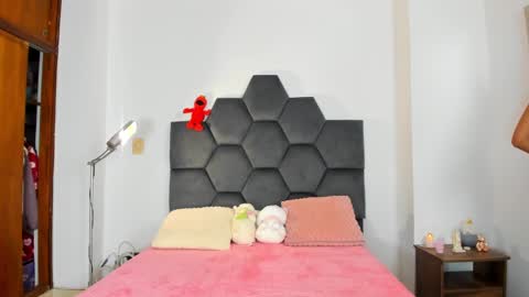 Snapshot of annie_dreams69 chatting on 02-06-25, 08:13 Annie online show from 02-06-25, 08:13