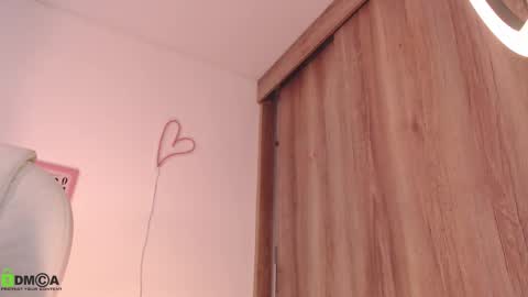 Snapshot of annie_es chatting on 03-11-25, 12:50 Annie online show from 03-11-25, 12:50