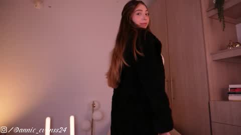 Snapshot of annie_evans24 chatting on 11-25-25, 12:54 Annie Evans online show from 11-25-25, 12:54