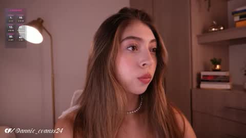 Snapshot of annie_evans24 chatting on 12-17-25, 11:22 Annie Evans online show from 12-17-25, 11:22