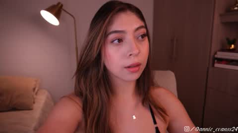 Snapshot of annie_evans24 chatting on 02-09-26, 01:20 Annie Evans online show from 02-09-26, 01:20
