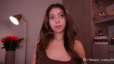 Snapshot of annie_evans24 chatting on 02-16-26, 09:55 Annie Evans online show from 02-16-26, 09:55