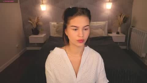 Snapshot of annie_kitss chatting on 05-21-26, 01:12 annie kitss online show from 05-21-26, 01:12