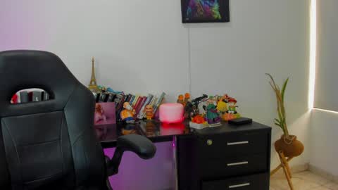 Snapshot of annie_loff chatting on 02-05-25, 06:15 annie_loff online show from 02-05-25, 06:15