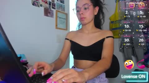 Snapshot of annie_rosse1017 chatting on 11-24-25, 10:53 annie_rosse1017 online show from 11-24-25, 10:53