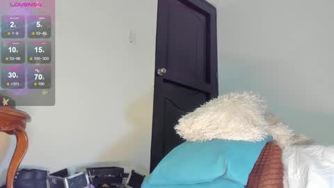 annie_santosx online show from 03-06-25, 04:49