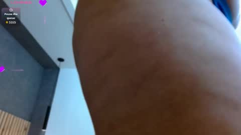 Snapshot of annie_volker chatting on 10-22-25, 03:51 Annie Volker online show from 10-22-25, 03:51