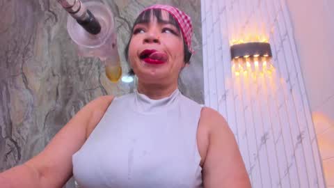 annie_wigg_ online show from 09-24-25, 03:10