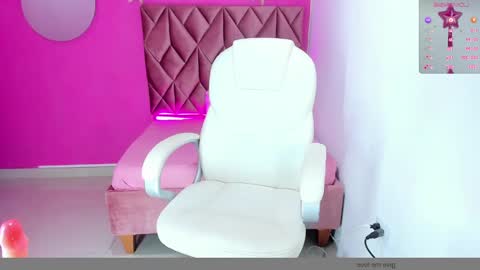 Snapshot of annieboobs_ chatting on 01-08-25, 01:53 annieboobs_ online show from 01-08-25, 01:53